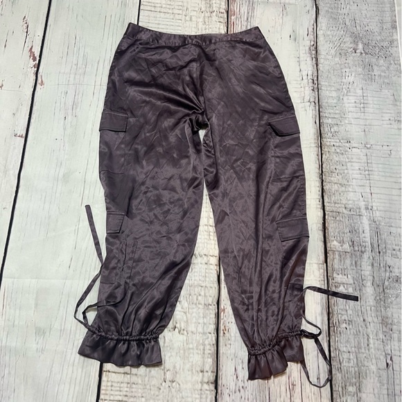 Victoria's Secret Pants - Victorias Secret Vintage 90s silk/sateen cargo crop pants in size small GUC